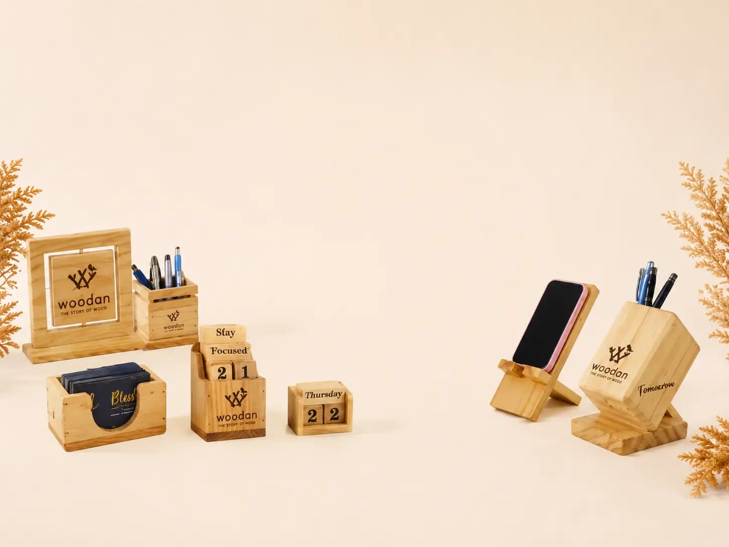 Corporate wooden gifting collection with branded premium products